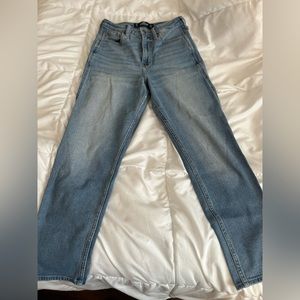 Holister high rise vintage stretch mom jeans